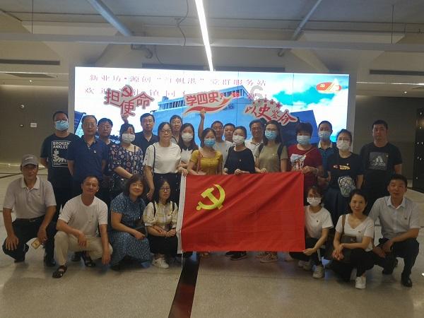 俄国家杜马国防委员会主席称运送战俘的伊尔-76运输机坠毁原因是被导弹击中
